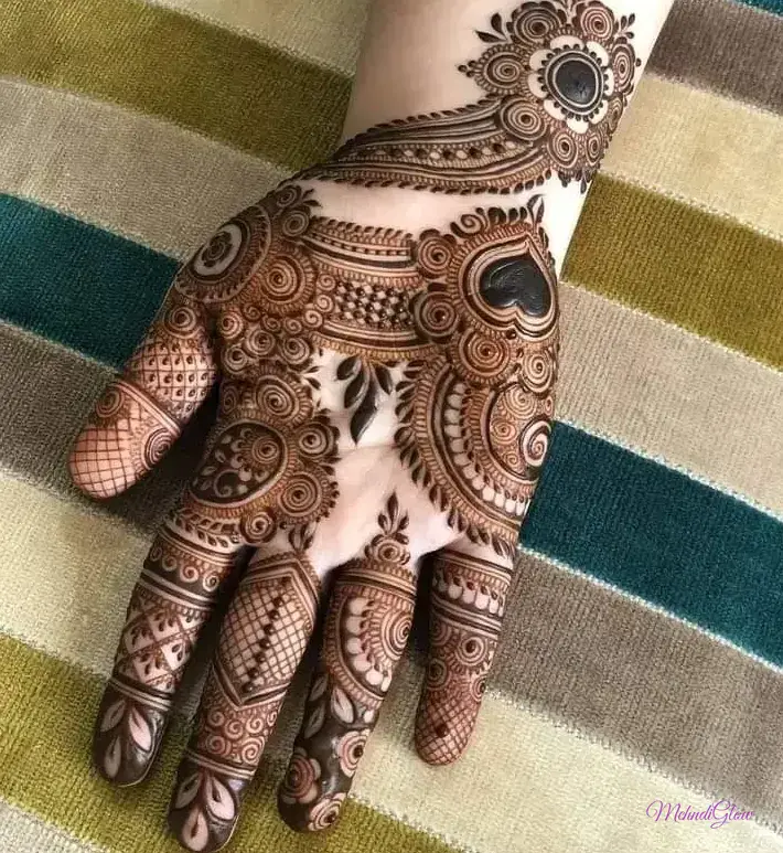 Aesthetic Mehndi Design Simple Front Hand