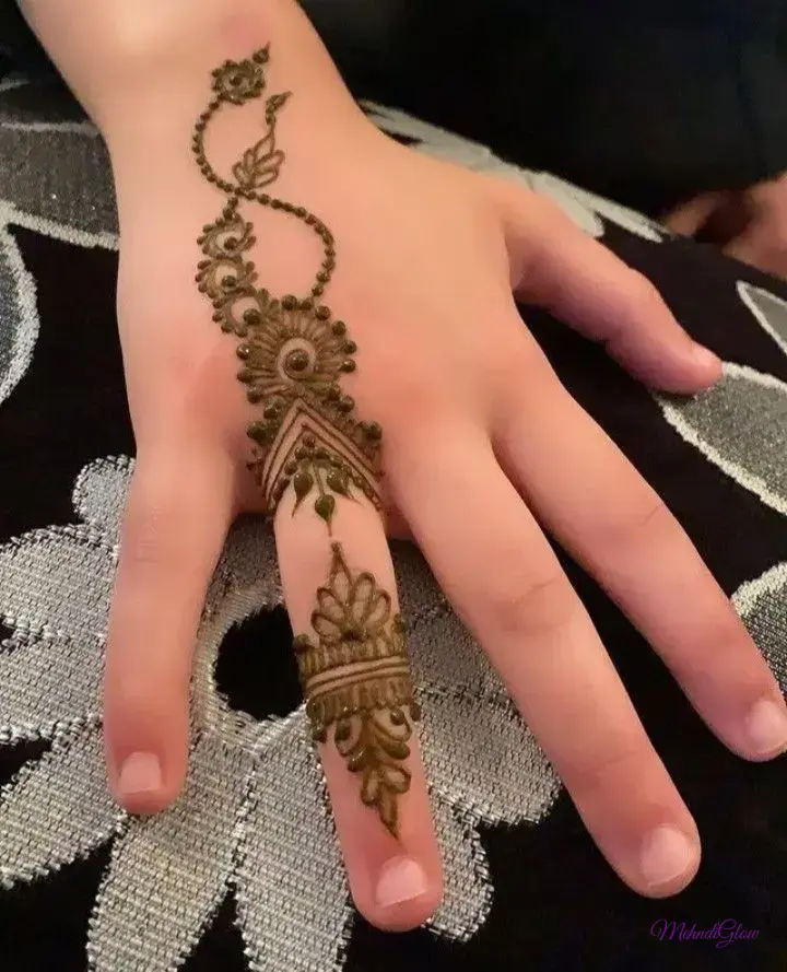 Baby Girl Cute Easy Mehndi Designs For Kids