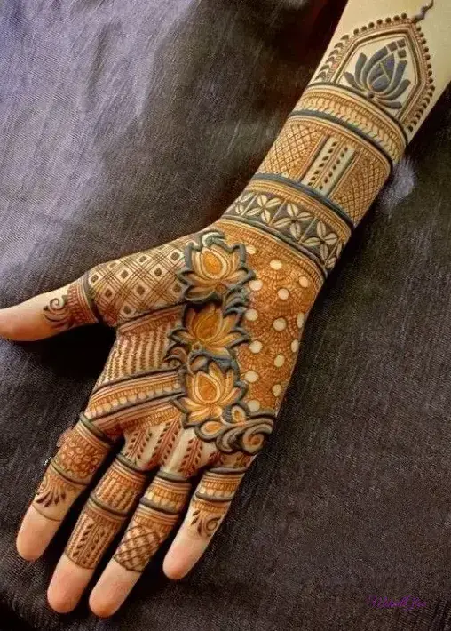 Front Hand Stylish Front Hand Simple Mehndi Design