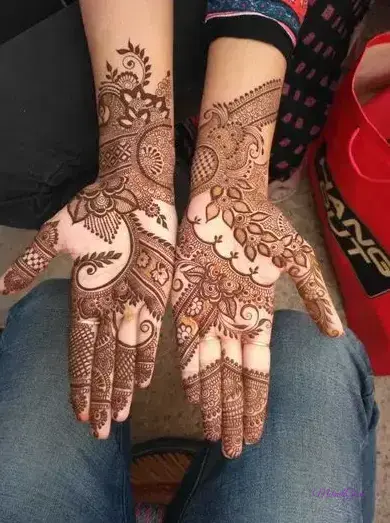 Mehndi Design Front Hand Simple