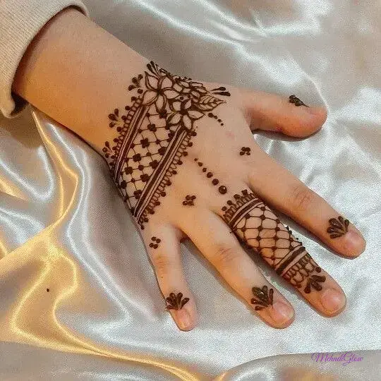 Mehndi Designs For Kids