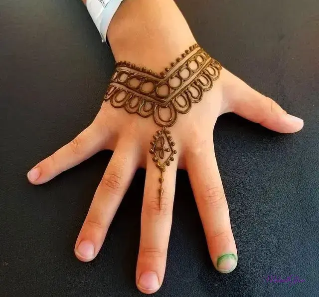 Simple Mehndi Designs For Girls-kids