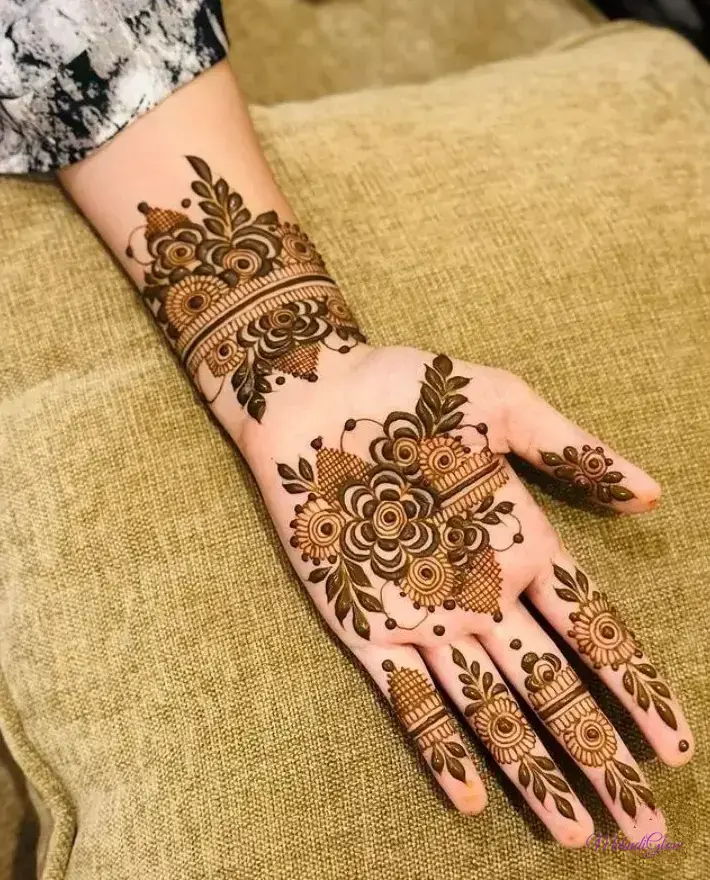 Stylish Front Hand Mehndi Design Simple