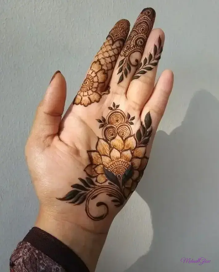 Stylish Mehndi Designs Front Hand